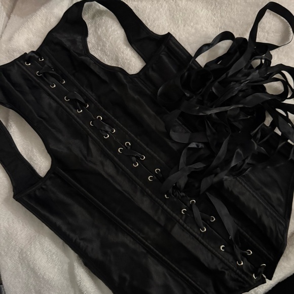Black Lace Up Corset M - Picture 3 of 6